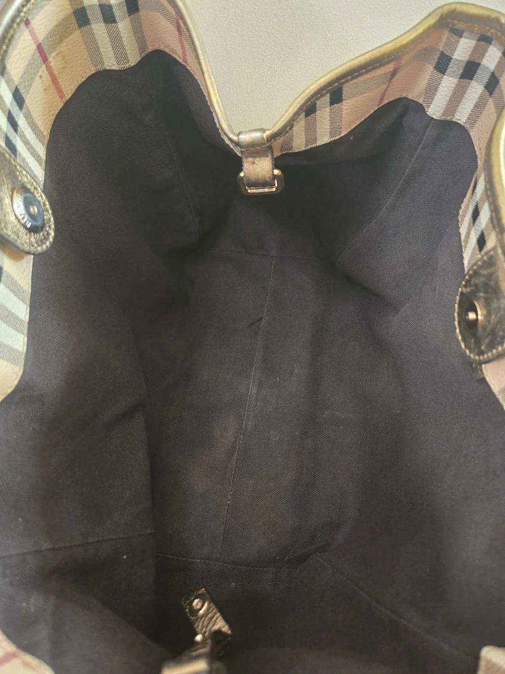 Burberry pre owned